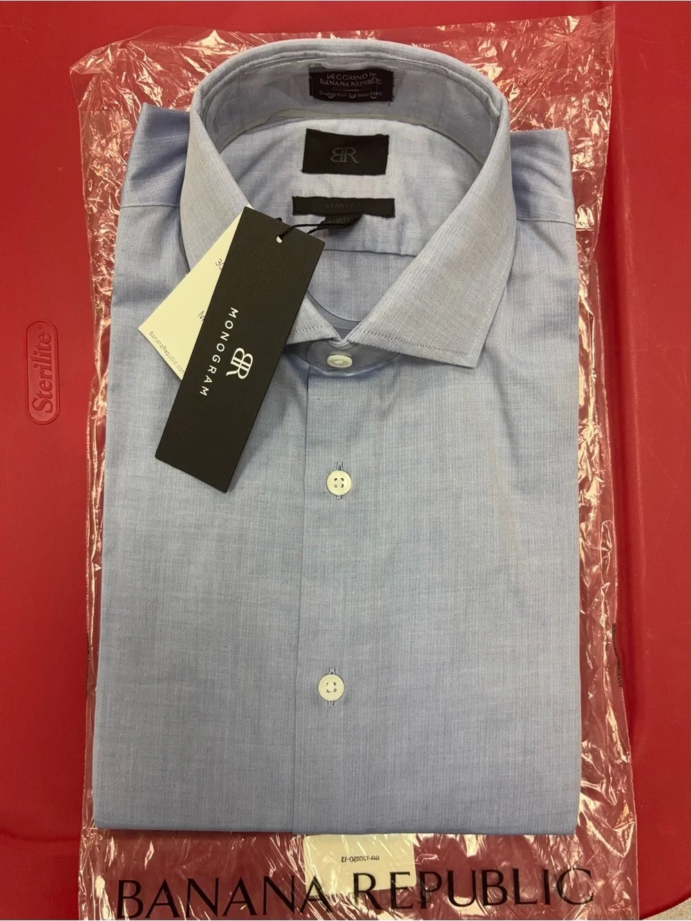 Banana Republic Men’s Light Blue Dress Shirt Grant Fit